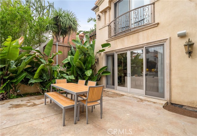 351 30th Street, Hermosa Beach, California 90254, 4 Bedrooms Bedrooms, ,3 BathroomsBathrooms,Residential,Sold,30th,SB20199821