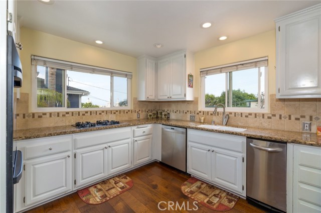 727 Lucia Avenue, Redondo Beach, California 90277, 3 Bedrooms Bedrooms, ,2 BathroomsBathrooms,Residential,Sold,Lucia,SB17222950