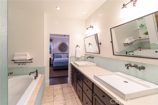 1111 8th Street, Hermosa Beach, California 90254, 4 Bedrooms Bedrooms, ,3 BathroomsBathrooms,Residential,Sold,8th,SB20223282