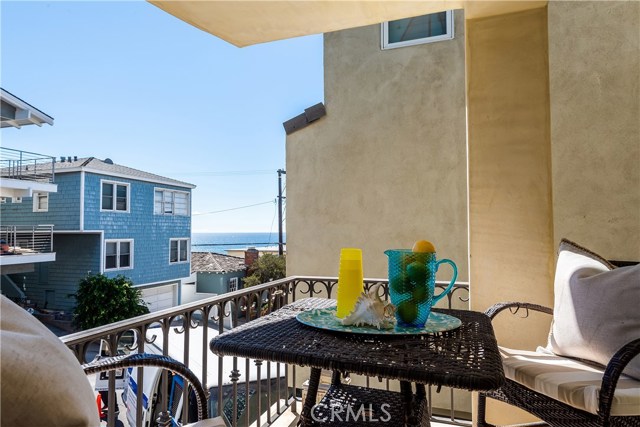 2801 Alma Avenue, Manhattan Beach, California 90266, 3 Bedrooms Bedrooms, ,3 BathroomsBathrooms,Residential,Sold,Alma,SB18242758