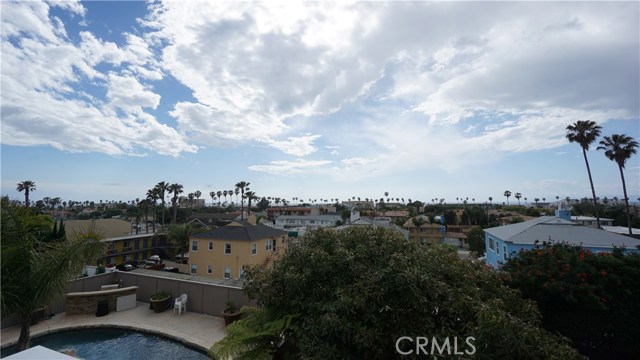 625 Gertruda Avenue, Redondo Beach, California 90277, 3 Bedrooms Bedrooms, ,2 BathroomsBathrooms,Residential,Sold,Gertruda,SB17097463