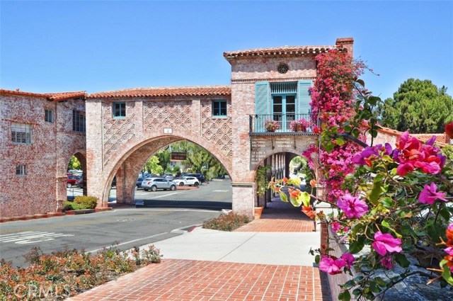 Postcard perfect view of the Via Chico archway at Malaga Cove Plaza. This is all in your new back yard!