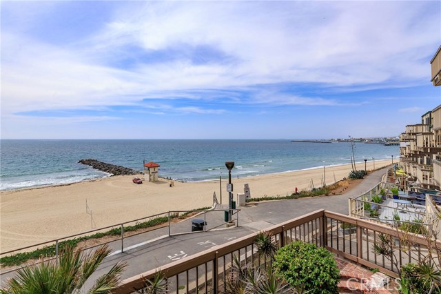 703 Esplanade, Redondo Beach, California 90277, 3 Bedrooms Bedrooms, ,3 BathroomsBathrooms,Residential,Sold,Esplanade,SB19177678