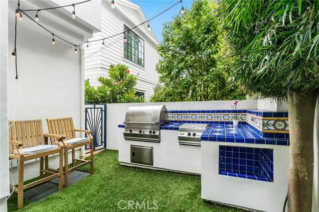 Backyard Built-In BBQ