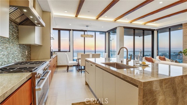 1000 Esplanade, Redondo Beach, California 90277, 3 Bedrooms Bedrooms, ,3 BathroomsBathrooms,Residential,Sold,Esplanade,SB17089223