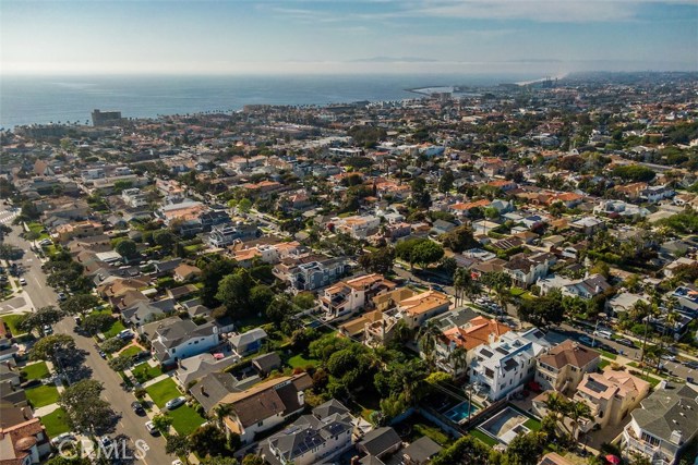 740 Avenue C, Redondo Beach, California 90277, 5 Bedrooms Bedrooms, ,5 BathroomsBathrooms,Residential,Sold,Avenue C,PV20082727
