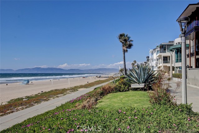 3208 The Strand, Manhattan Beach, California 90266, 6 Bedrooms Bedrooms, ,4 BathroomsBathrooms,Residential,Sold,The Strand,SB21084346