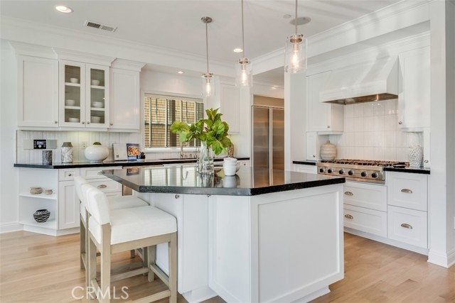 1038 Avenue D, Redondo Beach, California 90277, 5 Bedrooms Bedrooms, ,4 BathroomsBathrooms,Residential,Sold,Avenue D,PV21115047