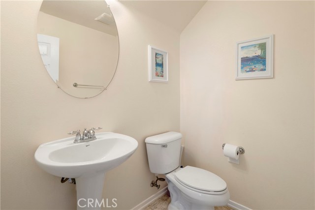 Detail Gallery Image 11 of 26 For 3387 Nimes Ln, Riverside,  CA 92503 - 4 Beds | 2/1 Baths