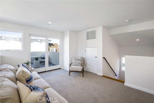 3rd floor loft (Builder to install hardwood flooring in this space)