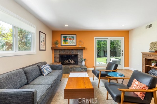1537 19th Street, Manhattan Beach, California 90266, 3 Bedrooms Bedrooms, ,1 BathroomBathrooms,Residential,Sold,19th,SB20127736