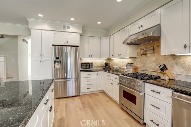 2020 Farrell Avenue, Redondo Beach, California 90278, 4 Bedrooms Bedrooms, ,3 BathroomsBathrooms,Residential,Sold,Farrell,SB20133157