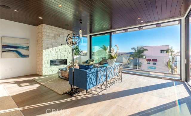 1530 Manhattan Avenue, Hermosa Beach, California 90254, 4 Bedrooms Bedrooms, ,3 BathroomsBathrooms,Residential,Sold,Manhattan,SB17147008