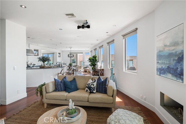 315 Gull Street, Manhattan Beach, California 90266, 4 Bedrooms Bedrooms, ,3 BathroomsBathrooms,Residential,Sold,Gull,SB21098673