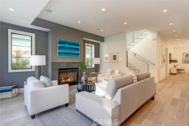 3604 Walnut Avenue, Manhattan Beach, California 90266, 5 Bedrooms Bedrooms, ,2 BathroomsBathrooms,Residential,Sold,Walnut,SB19038586