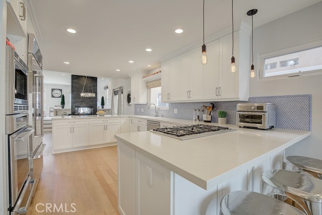 1124 1st Street, Hermosa Beach, California 90254, 4 Bedrooms Bedrooms, ,3 BathroomsBathrooms,Residential,Sold,1st,SB20124705