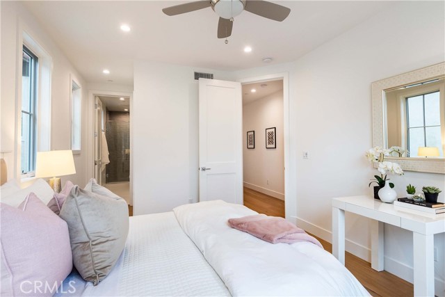 653 13th Street, Manhattan Beach, California 90266, 4 Bedrooms Bedrooms, ,2 BathroomsBathrooms,Residential,Sold,13th,SB19011414