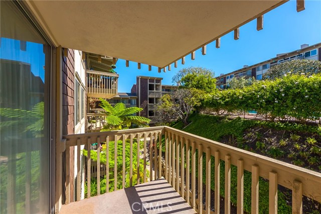 6542 Ocean Crest Drive, Rancho Palos Verdes, California 90275, 2 Bedrooms Bedrooms, ,2 BathroomsBathrooms,Residential,Sold,Ocean Crest,SB17094288