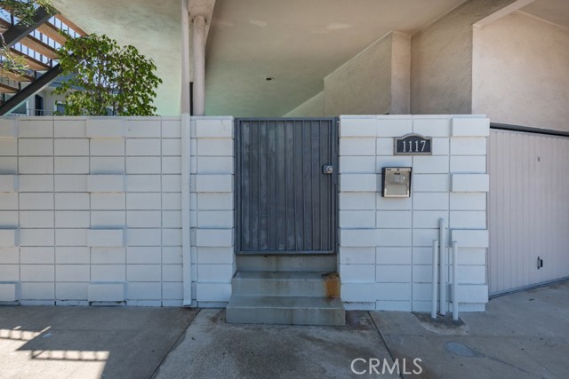 1117 Pacific Avenue, Manhattan Beach, California 90266, 2 Bedrooms Bedrooms, ,1 BathroomBathrooms,Residential,Sold,Pacific,SB17151758