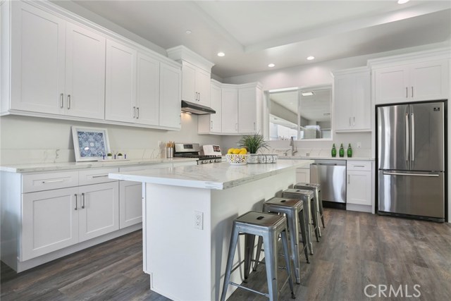 2215 Robinson Street, Redondo Beach, California 90278, 4 Bedrooms Bedrooms, ,4 BathroomsBathrooms,Residential,Sold,Robinson,SB20091863