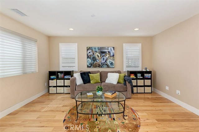 825 Anita Street, Redondo Beach, California 90278, 4 Bedrooms Bedrooms, ,3 BathroomsBathrooms,Residential,Sold,Anita,SB19217059