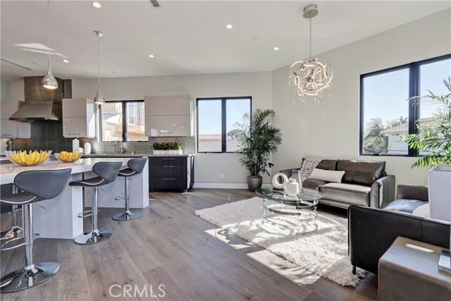 Lounge area adjacent to gourmet kitchen