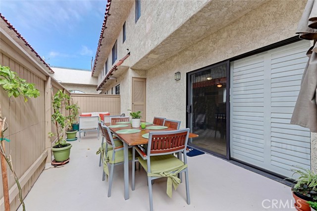 105 Irena Avenue, Redondo Beach, California 90277, 3 Bedrooms Bedrooms, ,3 BathroomsBathrooms,Residential,Sold,Irena,SB17195554