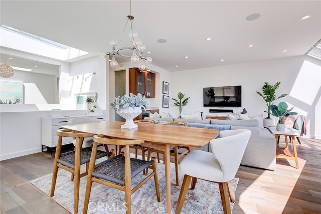 417 20th Place, Manhattan Beach, California 90266, 3 Bedrooms Bedrooms, ,2 BathroomsBathrooms,Residential,Sold,20th,SB21058820