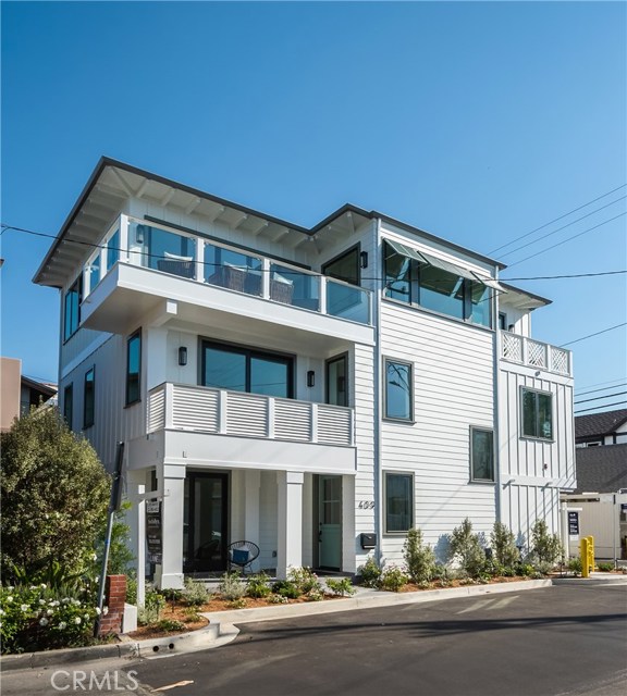 409 30th Street, Manhattan Beach, California 90266, 4 Bedrooms Bedrooms, ,2 BathroomsBathrooms,Residential,Sold,30th,SB20162447