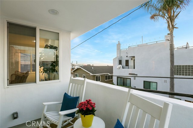 220 4th Street, Hermosa Beach, California 90254, 3 Bedrooms Bedrooms, ,4 BathroomsBathrooms,Residential,Sold,4th,PW18290182