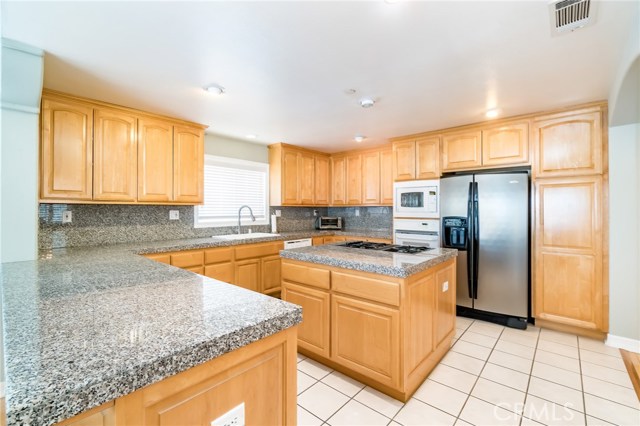 221 Lucia Avenue, Redondo Beach, California 90277, 3 Bedrooms Bedrooms, ,2 BathroomsBathrooms,Residential,Sold,Lucia,PV18060127