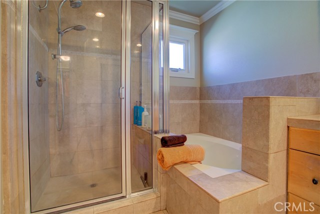 2403 Rockefeller Lane, Redondo Beach, California 90278, 3 Bedrooms Bedrooms, ,2 BathroomsBathrooms,Residential,Sold,Rockefeller,SB20237105