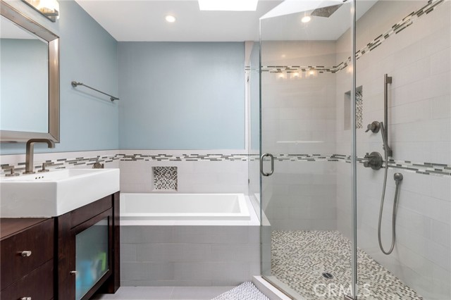 706 Anderson Street, Manhattan Beach, California 90266, 3 Bedrooms Bedrooms, ,2 BathroomsBathrooms,Residential,Sold,Anderson,SB21117273