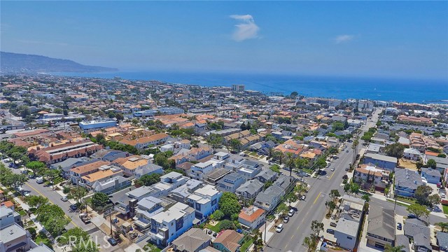 201 Juanita Avenue, Redondo Beach, California 90277, 2 Bedrooms Bedrooms, ,1 BathroomBathrooms,Residential,Sold,Juanita,OC17151838