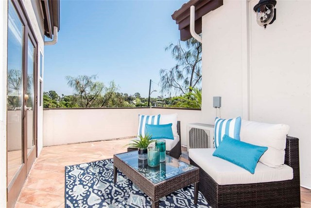 3211 Poinsettia Avenue, Manhattan Beach, California 90266, 5 Bedrooms Bedrooms, ,4 BathroomsBathrooms,Residential,Sold,Poinsettia,SB21171606