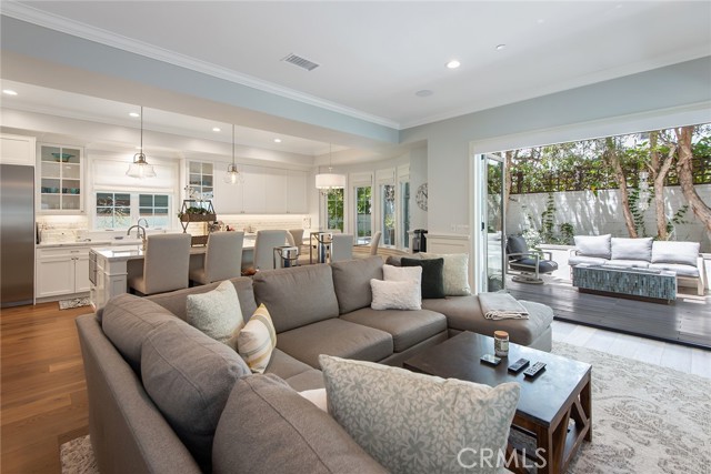 2201 Oak Avenue, Manhattan Beach, California 90266, 5 Bedrooms Bedrooms, ,5 BathroomsBathrooms,Residential,Sold,Oak,SB21126530