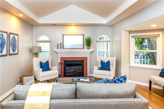 3000 Poinsettia Avenue, Manhattan Beach, California 90266, 4 Bedrooms Bedrooms, ,2 BathroomsBathrooms,Residential,Sold,Poinsettia,SB19105944