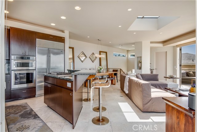 228 33rd Street, Manhattan Beach, California 90266, 3 Bedrooms Bedrooms, ,1 BathroomBathrooms,Residential,Sold,33rd,SB19198538