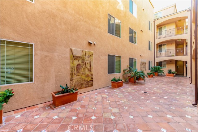 3 Bed Home for Sale in Los Angeles, California