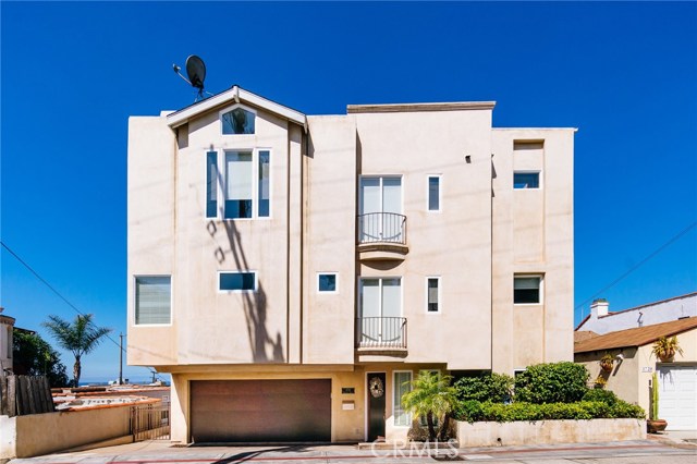 1715 Bayview Drive, Hermosa Beach, California 90254, 3 Bedrooms Bedrooms, ,2 BathroomsBathrooms,Residential,Sold,Bayview,SB17151823