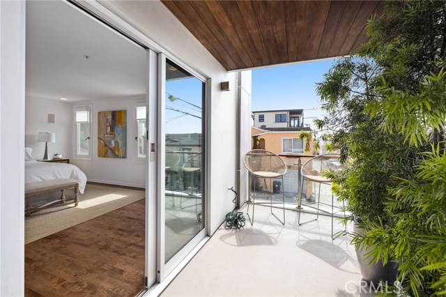 315 24th Street, Manhattan Beach, California 90266, 3 Bedrooms Bedrooms, ,3 BathroomsBathrooms,Residential,Sold,24th,SB20212174