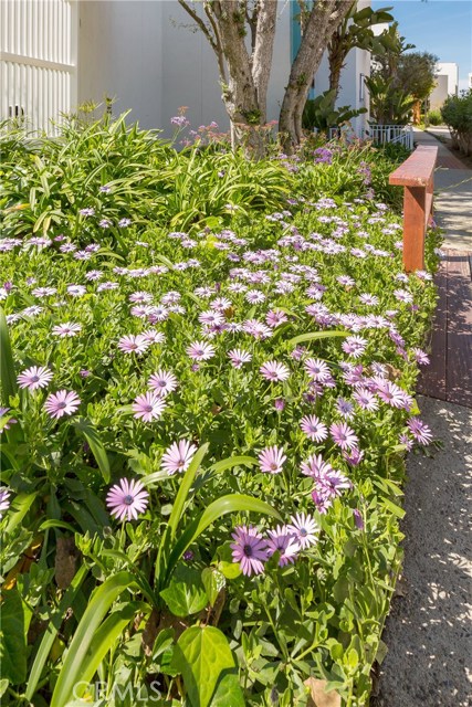 620 The Village, Redondo Beach, California 90277, 1 Bedroom Bedrooms, ,1 BathroomBathrooms,Residential,Sold,The Village,SB17035321