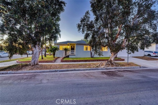 1651 23rd Street, Manhattan Beach, California 90266, 3 Bedrooms Bedrooms, ,1 BathroomBathrooms,Residential,Sold,23rd,PV20240193