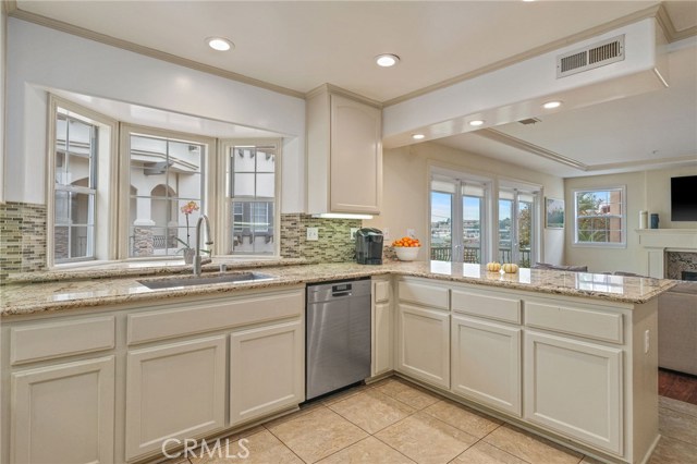 225 Lucia Avenue, Redondo Beach, California 90277, 3 Bedrooms Bedrooms, ,3 BathroomsBathrooms,Residential,Sold,Lucia,SB20222833