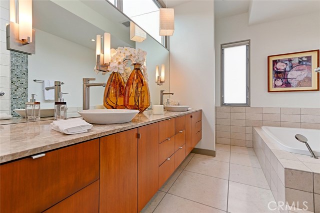 324 17th Street, Manhattan Beach, California 90266, 4 Bedrooms Bedrooms, ,4 BathroomsBathrooms,Residential,Sold,17th,SB17118466