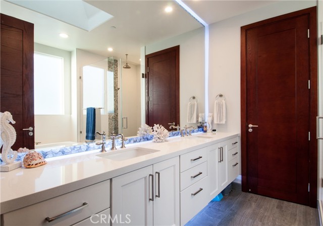 2110 Ernest Avenue, Redondo Beach, California 90278, 4 Bedrooms Bedrooms, ,3 BathroomsBathrooms,Residential,Sold,Ernest,SB21132960