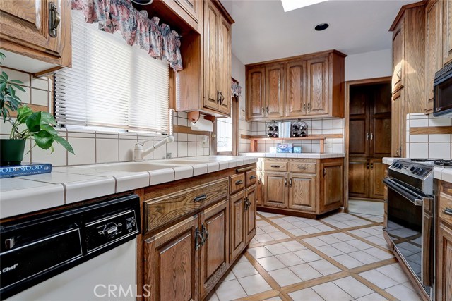 1031 Avenue D, Redondo Beach, California 90277, 3 Bedrooms Bedrooms, ,1 BathroomBathrooms,Residential,Sold,Avenue D,SB19263186