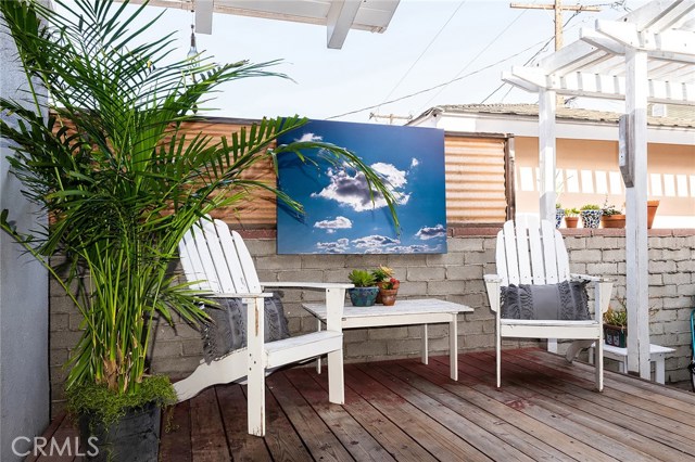 528 Marine Avenue, Manhattan Beach, California 90266, 3 Bedrooms Bedrooms, ,2 BathroomsBathrooms,Residential,Sold,Marine,SB19035532