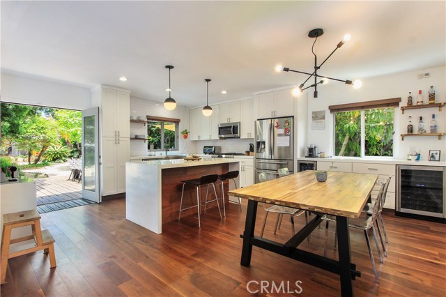 702 Maria Avenue, Redondo Beach, California 90277, 4 Bedrooms Bedrooms, ,2 BathroomsBathrooms,Residential,Sold,Maria,SB19137307