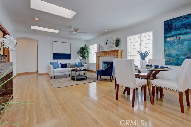 1057 8th Place, Hermosa Beach, California 90254, 5 Bedrooms Bedrooms, ,3 BathroomsBathrooms,Residential,Sold,8th,SB19212583